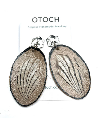 Leather & Feather oval