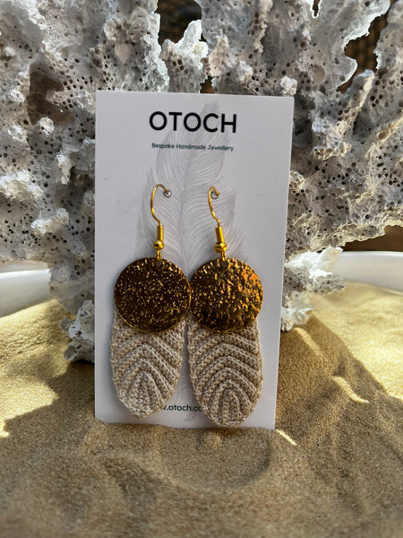 Crochet leaf with gold disc