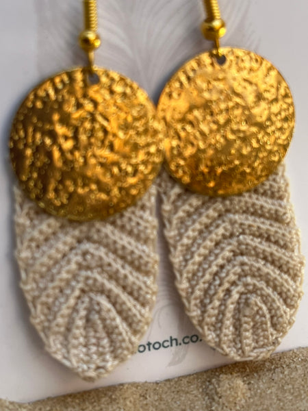 Crochet leaf with gold disc