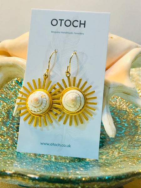 Gold Shell Sun Queen